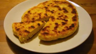 スコットランドのバノック（Bannock）｜鉄板で焼く大麦・オーツの素朴な丸パン