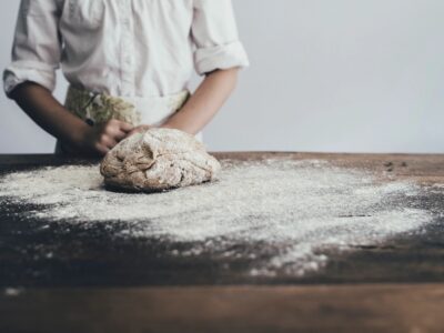 発酵器なしで「ほったらかしパン」――山梨の天然酵母教室ぱん蔵が教える、台所の野菜で酵母をおこすコツ